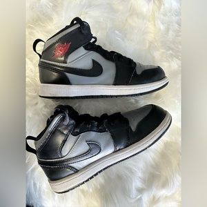 Jordan Mid 1s